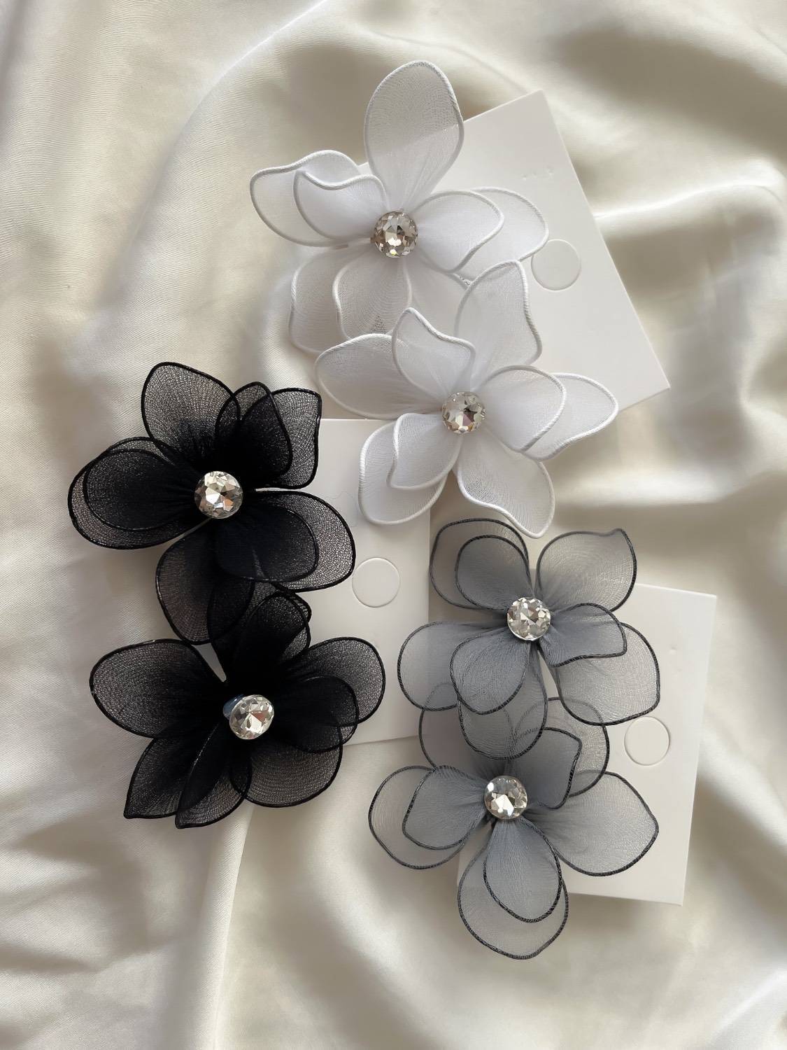 گوشواره شکوفه رنگی